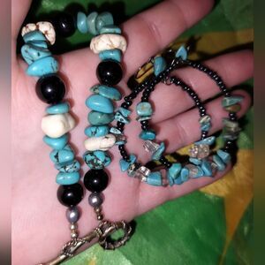 Matching turquoise and black seed beaded bracelet, and earrings, NWT